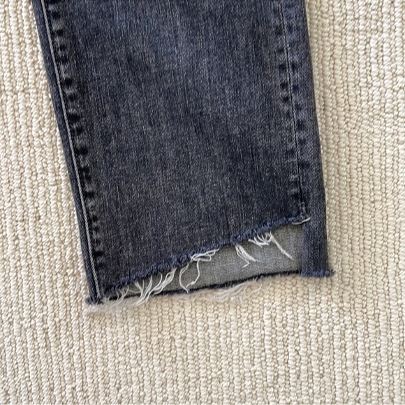 Mother High Waisted Rascal Ankle Step
Fray Jeans 31 - Picture 4 of 9